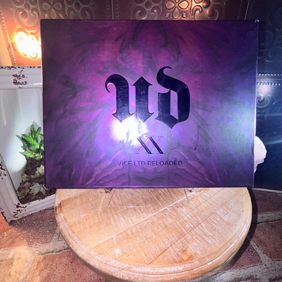 Urban Decay Other - Urban Decay Vice LTD Reloaded Eyeshadow Palette